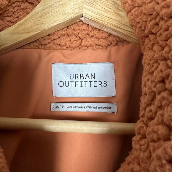Urban Outfitters Sherpa Jacket Full Zip Cropped Orange Women's Size XS - Picture 2 of 4